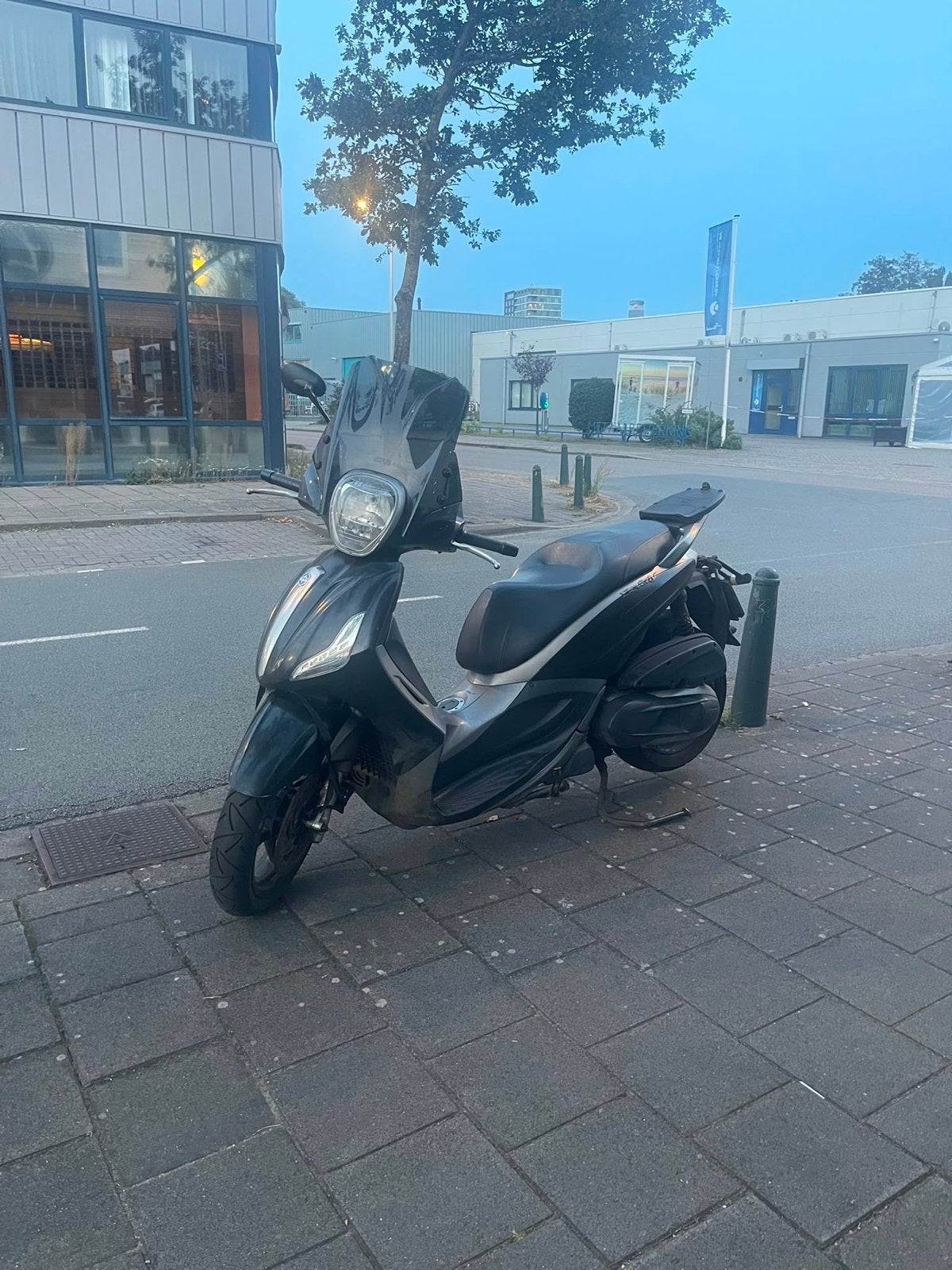 Piaggio Beverly 350 (2015) - Start niet, voorvork defect, Ophalen of Verzenden, Gebruikt, Benzine, Overige modellen