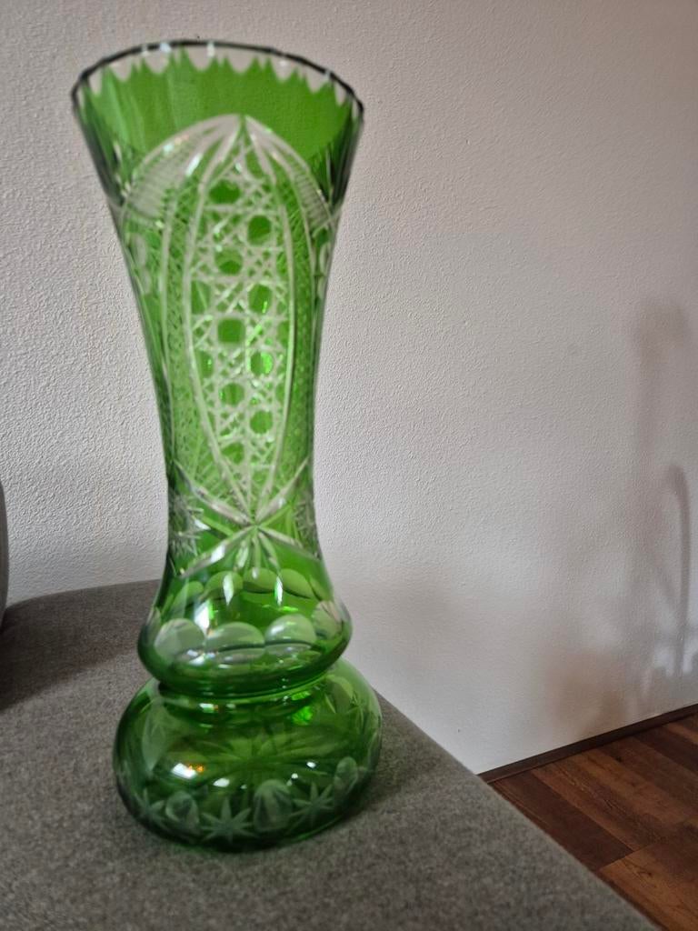 Bohemian kristal vaas - Groen - 35 cm hoog, Ophalen of Verzenden