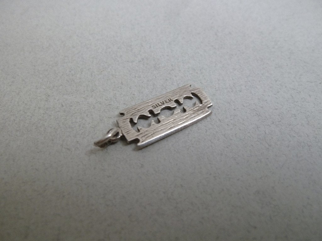 Oude bedel zilver Scheermesje Gillette Wilkinson, Verzenden, Zilver, Hanger