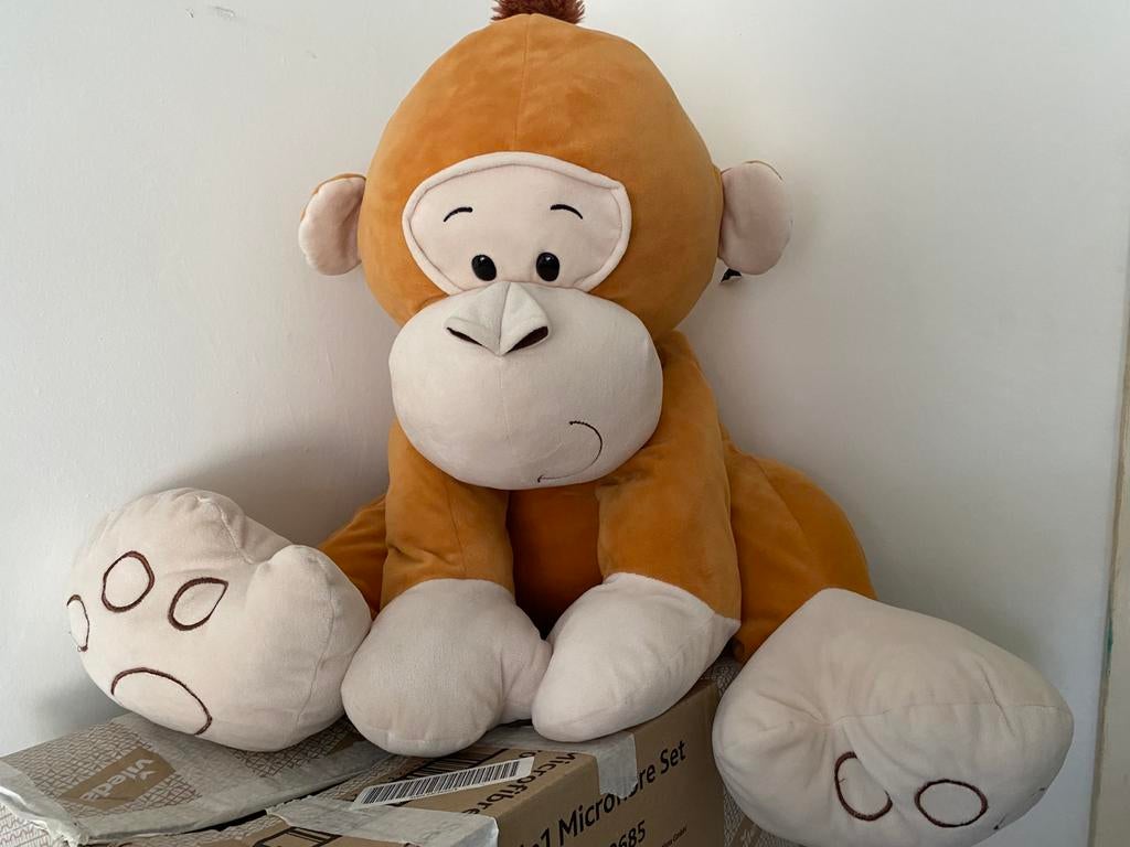 Grote knuffel aap in goede staat, Kinderen en Baby's, Speelgoed | Knuffels en Pluche, Ophalen, Zo goed als nieuw, Bruin, Groot (groter dan 80 cm)