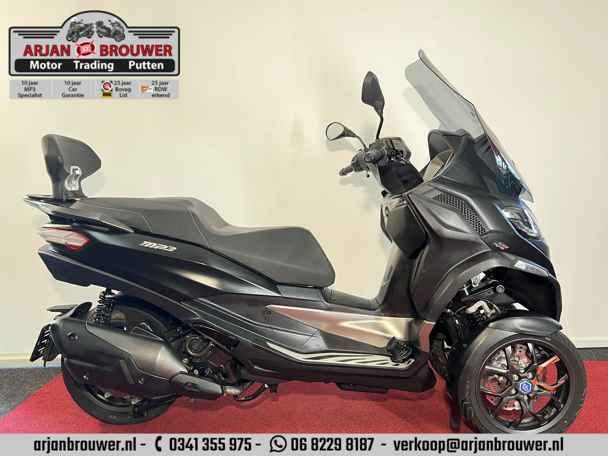 Piaggio MP3 530 HPE Exclusive, Piaggio Vespa B.V., Minervum 7272
4817 ZM  Breda, NL, Customer_service@piaggio.com, ABS