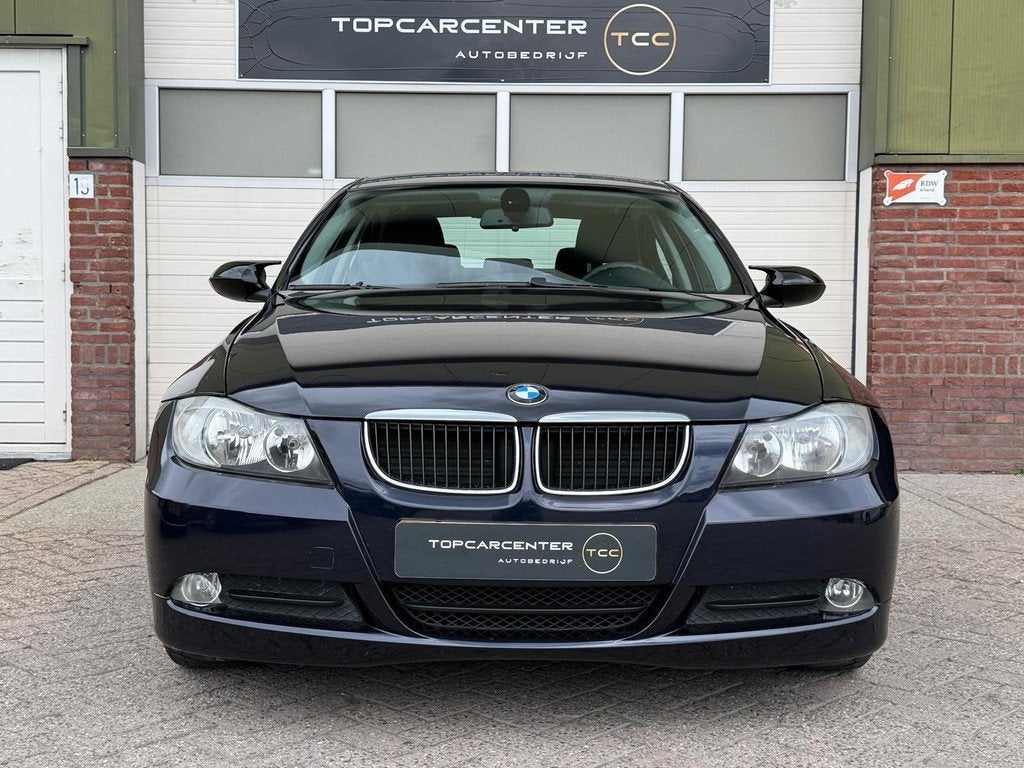 BMW 3-serie 318i Business Line/TREKH/NAVI/PARKS/APK/NAP, Auto's, BMW, Achterwielaandrijving, Blauw, Origineel Nederlands, Handgeschakeld