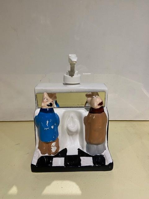Keramische staand urinoir comic zeep dispenser container, Ophalen of Verzenden, Zo goed als nieuw, Overige kleuren, Overige typen