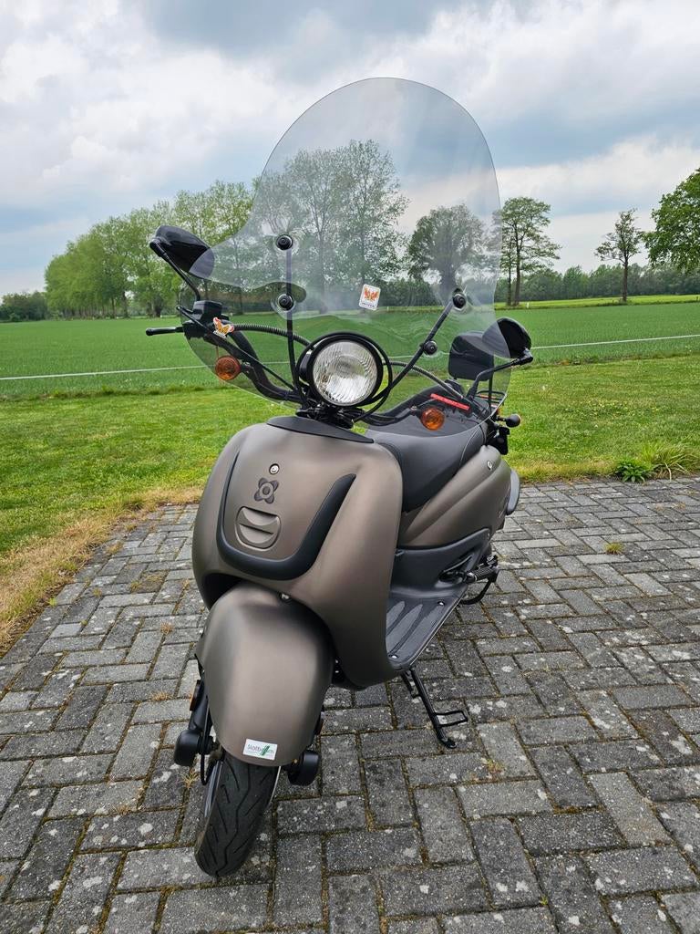 AGM Retro Black Edition Snorscooter- zo goed als nieuw, Fietsen en Brommers, Ophalen, Zo goed als nieuw, Benzine, Overige merken