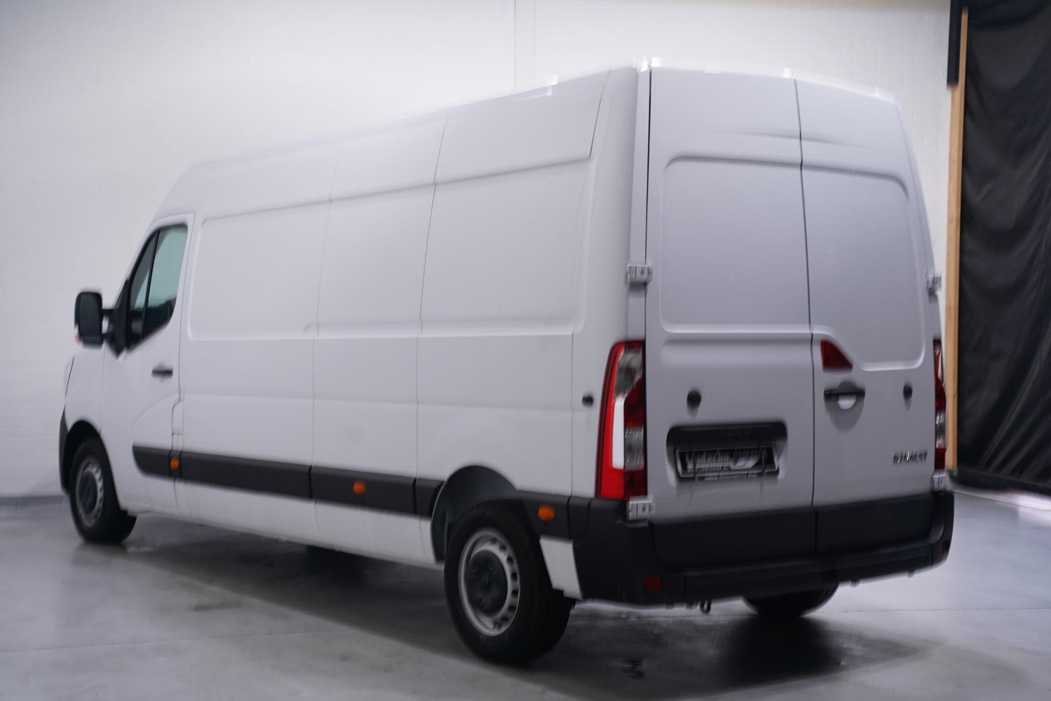 Renault Master 2.3 dCi 135 pk L3H2 Navi v.a. 388,- p/mnd Air, Auto's, Voorwielaandrijving, Gebruikt, 4 cilinders, Renault