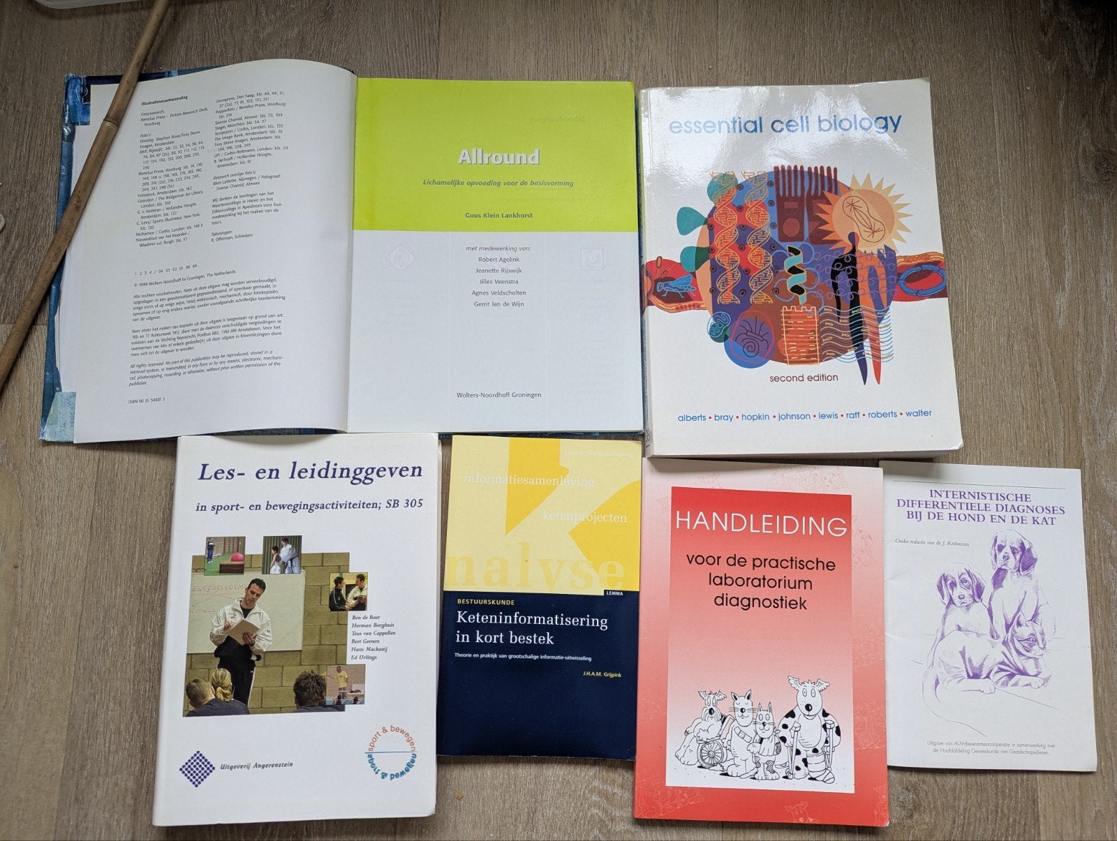 Gratis: Diverse (studie)boeken (o.a. diergeneeskunde), Boeken, Ophalen, Zo goed als nieuw