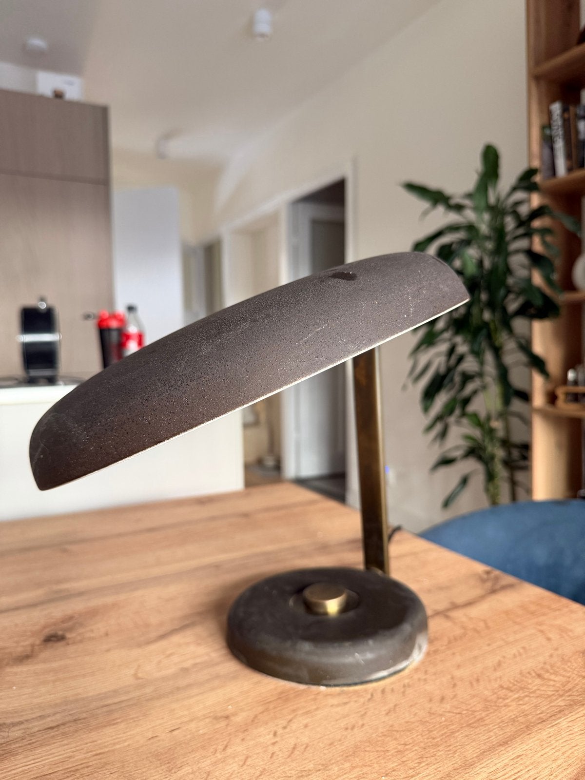 Vintage bureaulamp / tafellamp, donkerbruin met messing, Antiek en Kunst, Antiek | Lampen, Ophalen