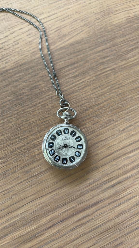 Een verzilverde W. Ancre dames hanghorloge, Sieraden, Tassen en Uiterlijk, Overige merken, Overige materialen, Zakhorloge, Ophalen of Verzenden