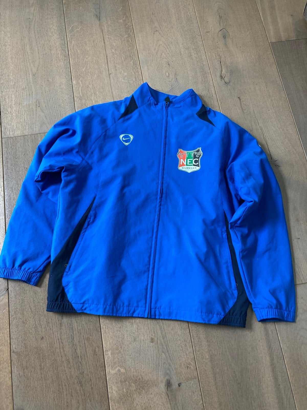 Nike NEC Nijmegen Trainingsjack - Maat M, Ophalen of Verzenden, Zo goed als nieuw, Voetbal, Maat 48/50 (M)