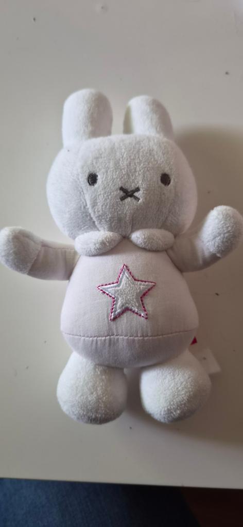 Nijntje knuffel met belletje in de buik, Ophalen of Verzenden, Zo goed als nieuw, Konijn
