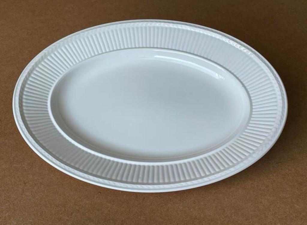 Als Nieuw 35 X 27 Wedgwood Edme Ovale Serveer-schaal Schaal, Ophalen of Verzenden, Zo goed als nieuw, Wedgwood, Schaal of Schalen
