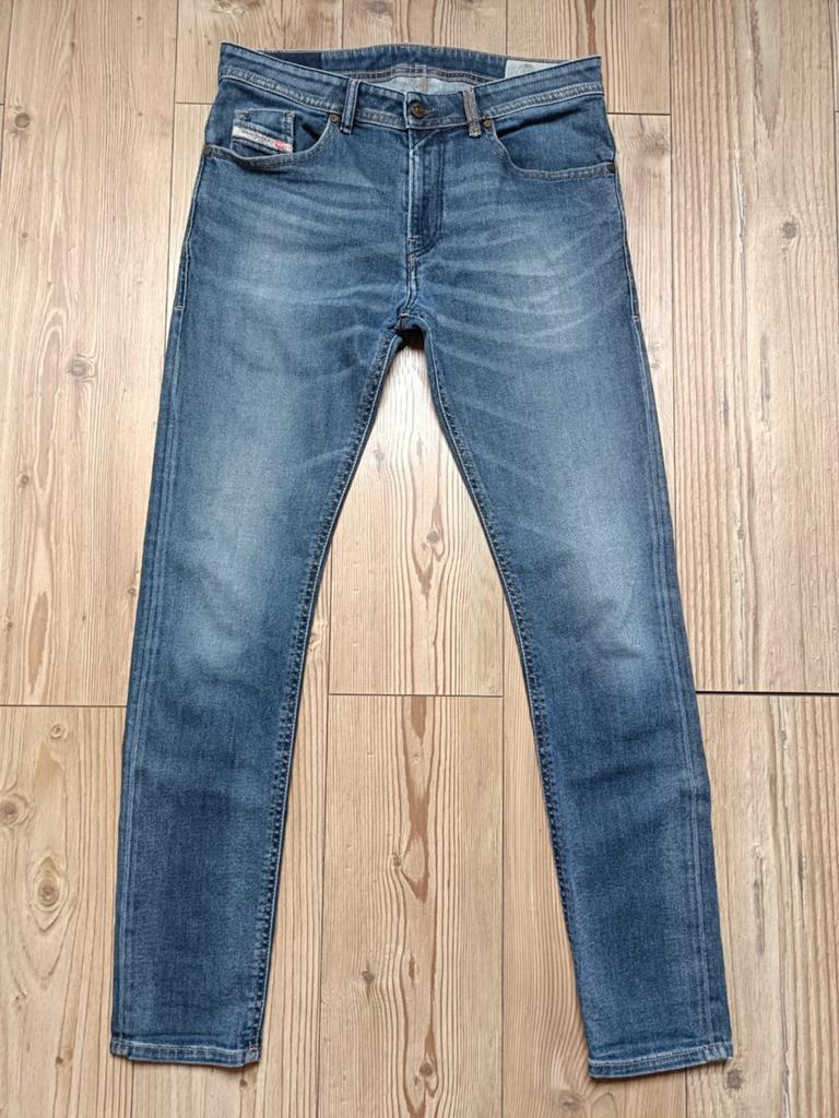 Diesel Thommer maat 33-34, Kleding | Heren, Spijkerbroeken en Jeans, Ophalen of Verzenden, Zo goed als nieuw, Blauw, W33 - W34 (confectie 48/50)