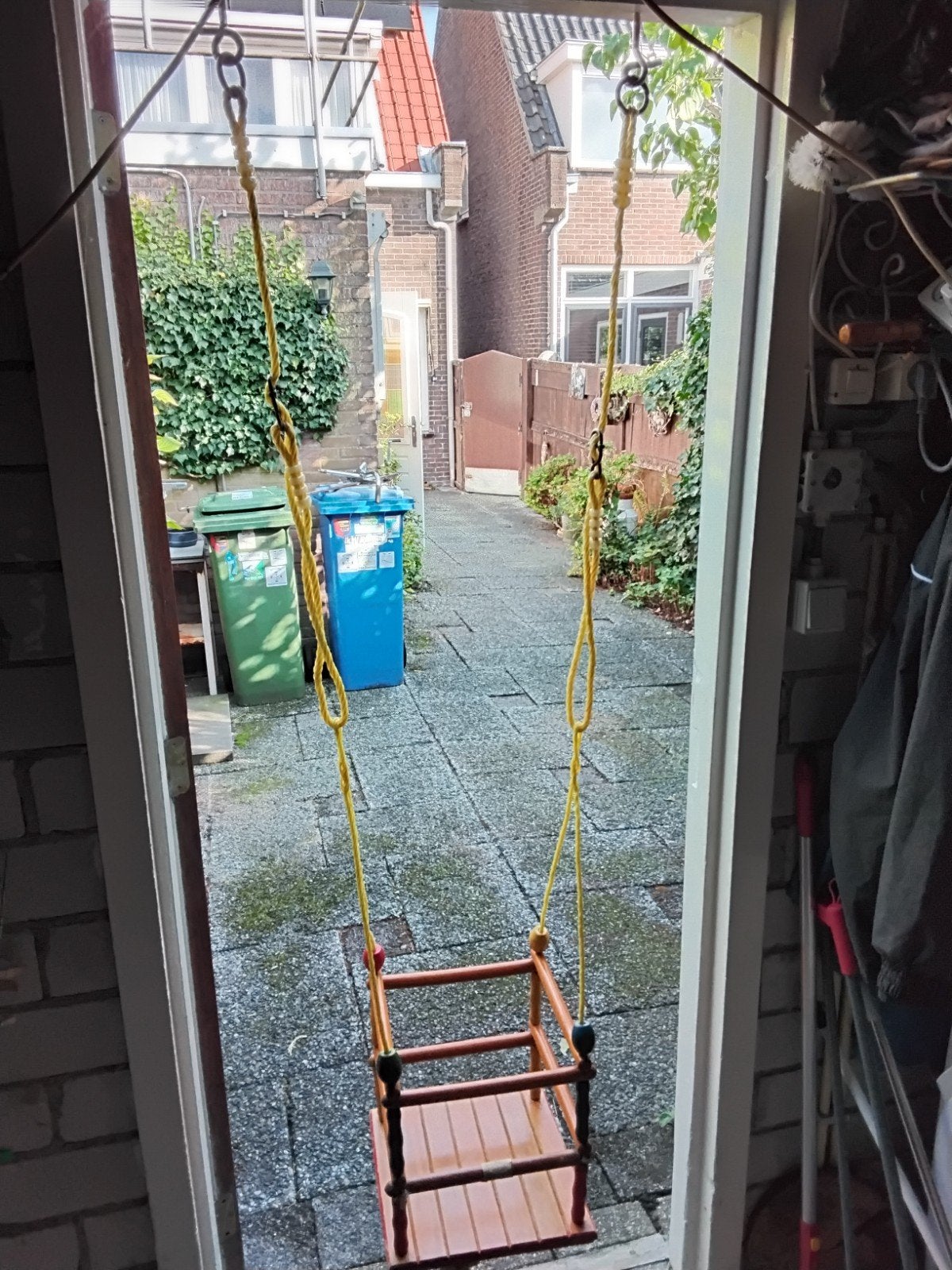 schommel voor een klein kind, Ophalen, Schommel
