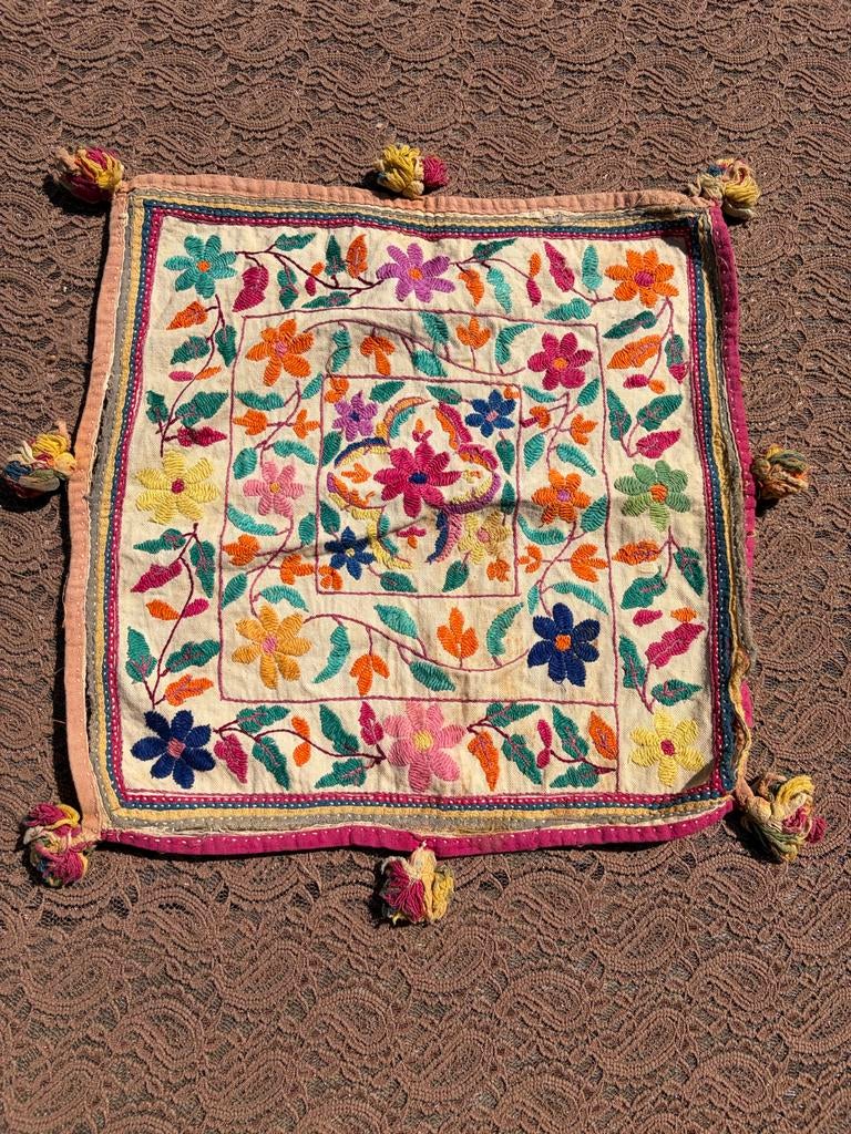 Vintage geborduurd textiel met bloemenpatroon, Ophalen of Verzenden