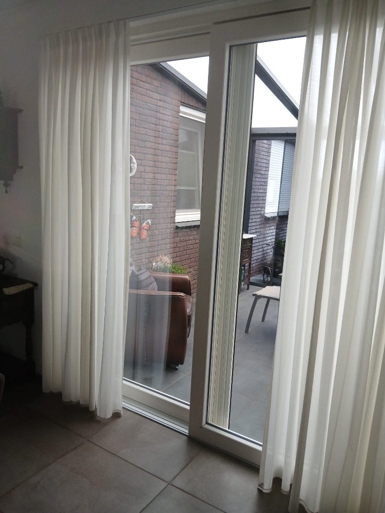 Gordijnen In Betweens inclusief gordijnrail, Huis en Inrichting, Stoffering | Gordijnen en Lamellen, Ophalen, Gebruikt, 252 cm