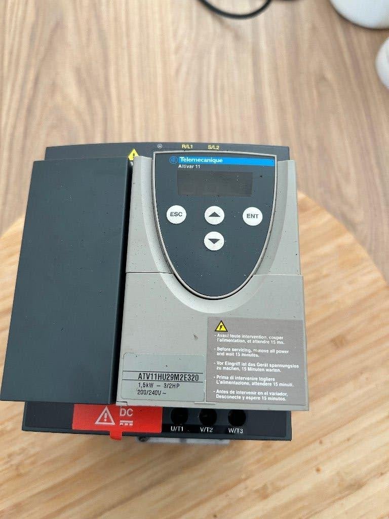 Telemecanique Altivar 11 1,5 kW Frequentieregelaar, Ophalen of Verzenden, Gebruikt