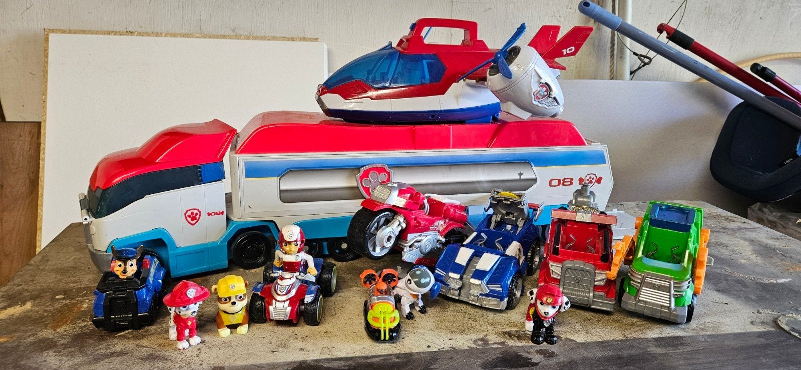 Paw Patrol vrachtwagen met vliegtuig en figuren, Ophalen, Gebruikt