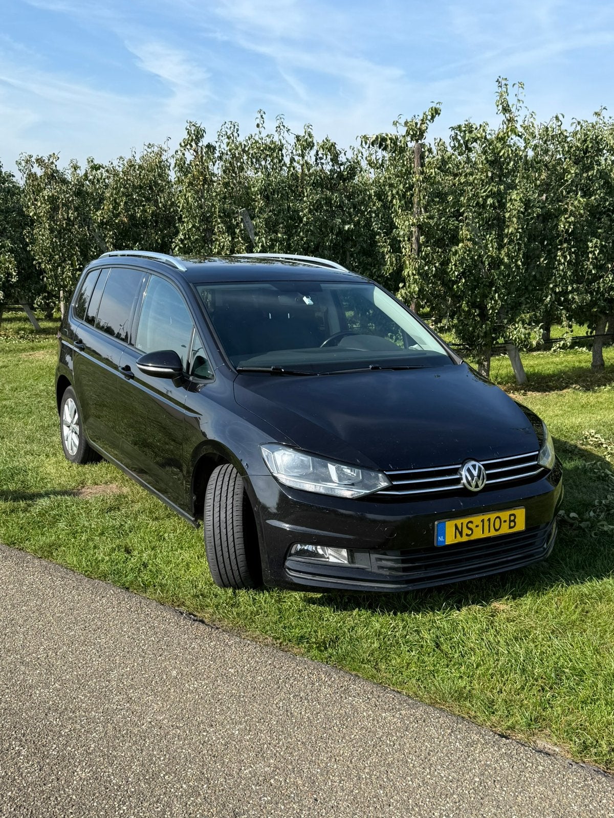 Volkswagen Touran 1.6 TDI 85KW/115PK 2017 Zwart, Auto's, Voorwielaandrijving, 4 cilinders, 7 stoelen, Zwart