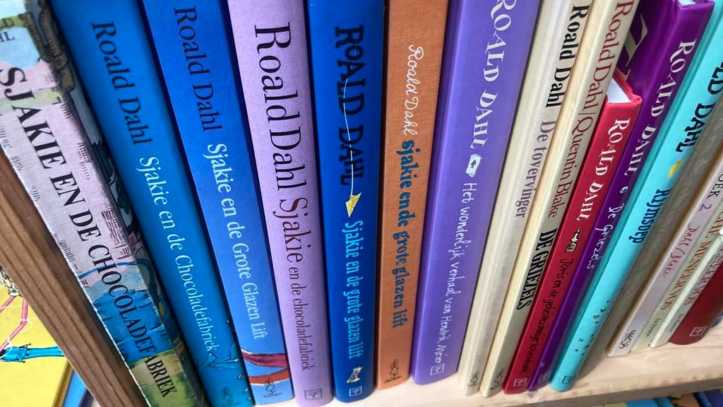 Roald Dahl kinderboeken+ 1 beker, Ophalen of Verzenden, Zo goed als nieuw