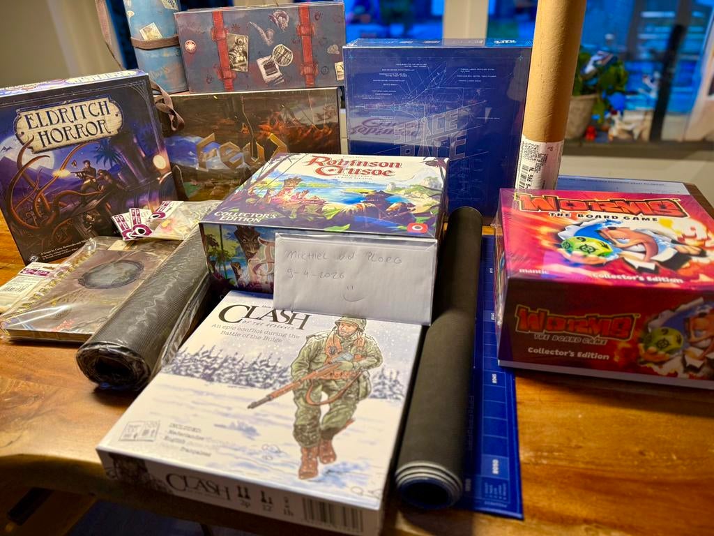 Veel collectors edition bordspellen en playmats, Ophalen of Verzenden, Zo goed als nieuw