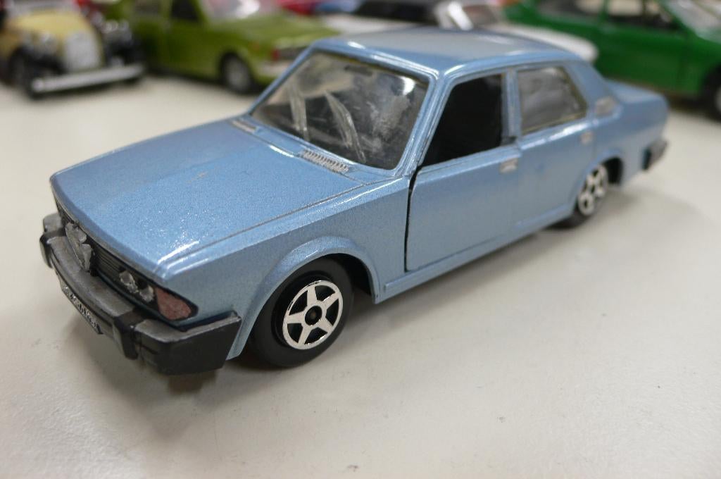 alfa romeo 6  - norev metaal  1/43, Verzenden, Zo goed als nieuw, Auto, Norev