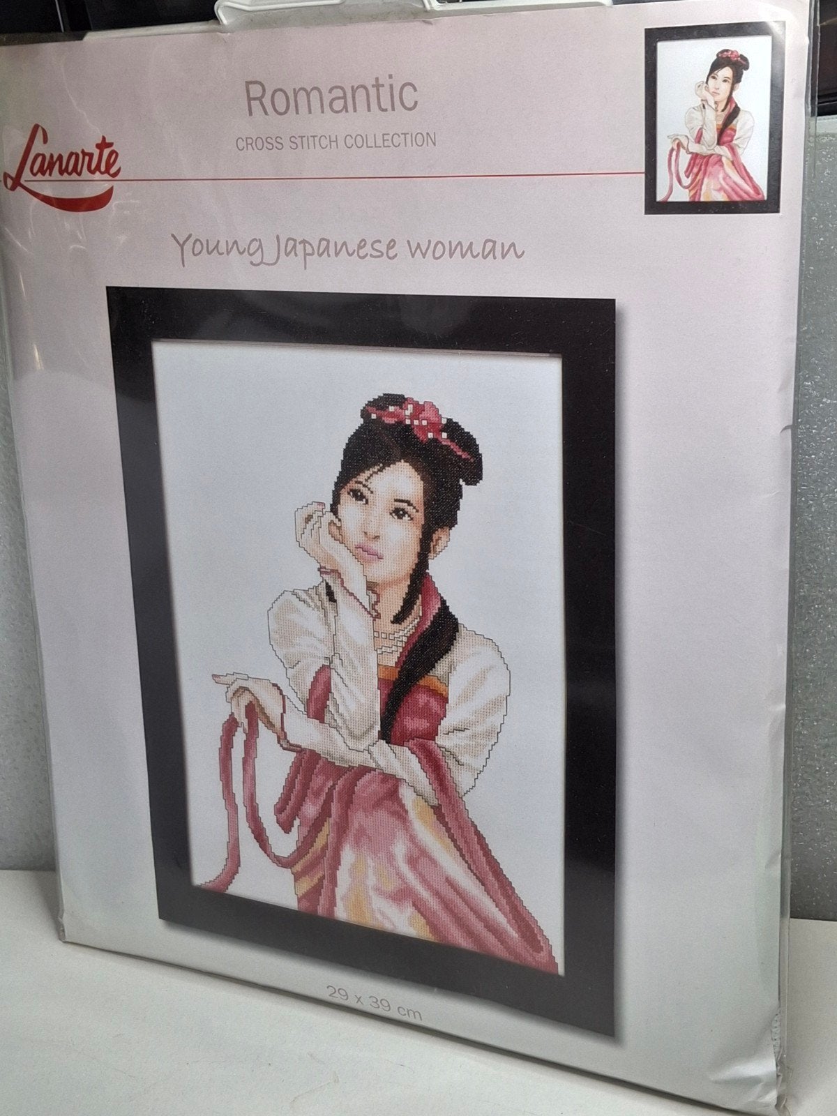Lanarte Borduurpakket "Young Japanese Woman" - Nieuw, Hobby en Vrije tijd, Ophalen of Verzenden, Nieuw, Handborduren, Borduurpakket