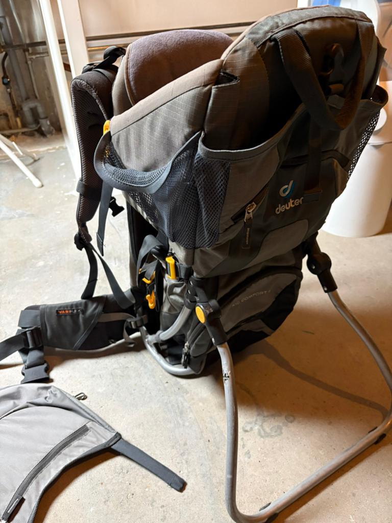 Deuter Kid Comfort 2 Draagrugzak met Zonneklep, Kinderen en Baby's, Gebruikt, Overige typen, Rug, Ophalen