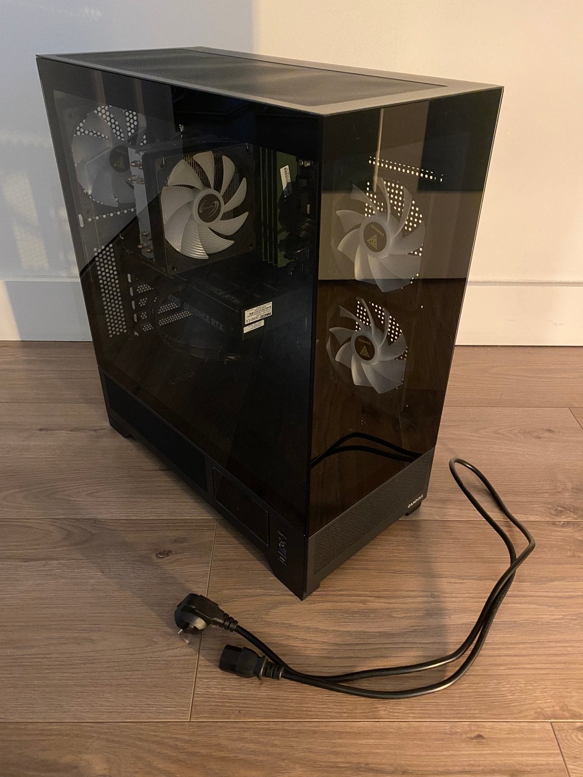 Gaming PC met RTX 5070 – Ryzen 7 5700X – Zo goed als nieuw, Ophalen, Zo goed als nieuw
