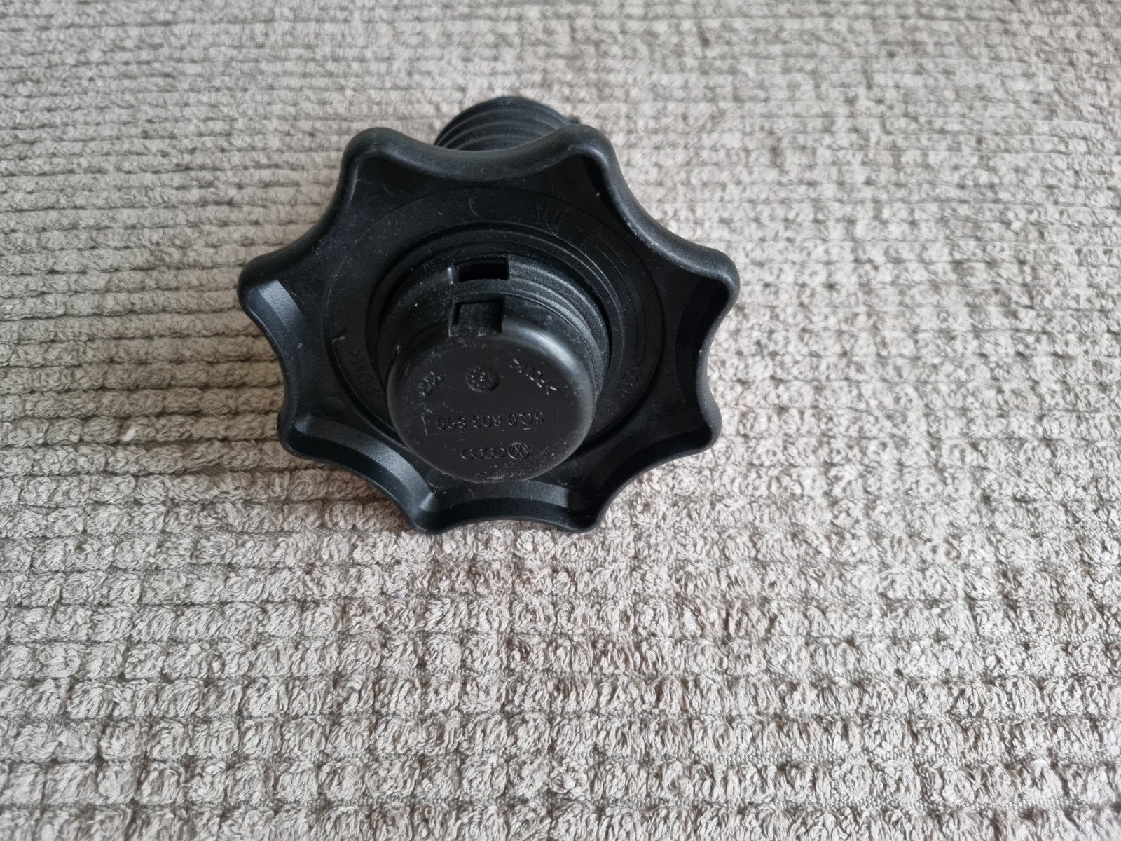 VW reservewiel bevestigingsmoer, Auto-onderdelen, Ophalen of Verzenden, Gebruikt, Volkswagen