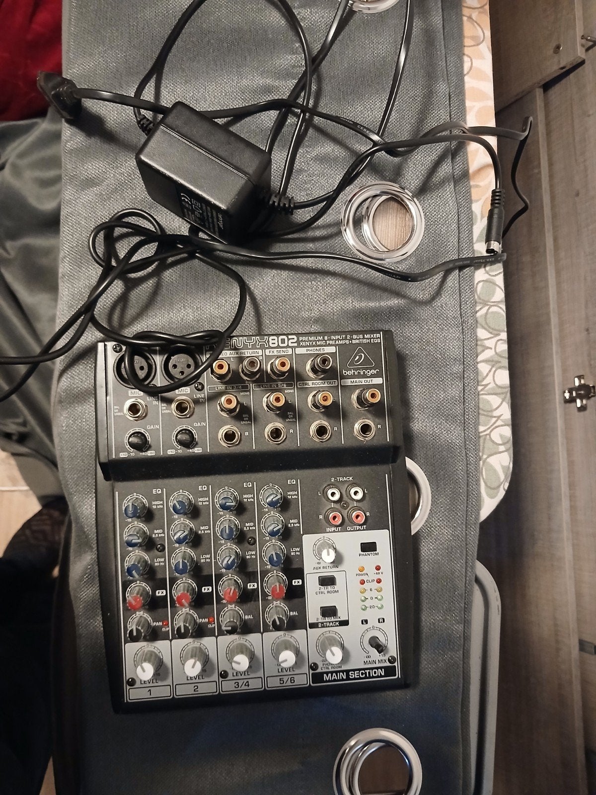 Behringer Xenyx 802 Mengpaneel incl. lader, Ophalen of Verzenden, Gebruikt, 5 tot 10 kanalen, Microfooningang