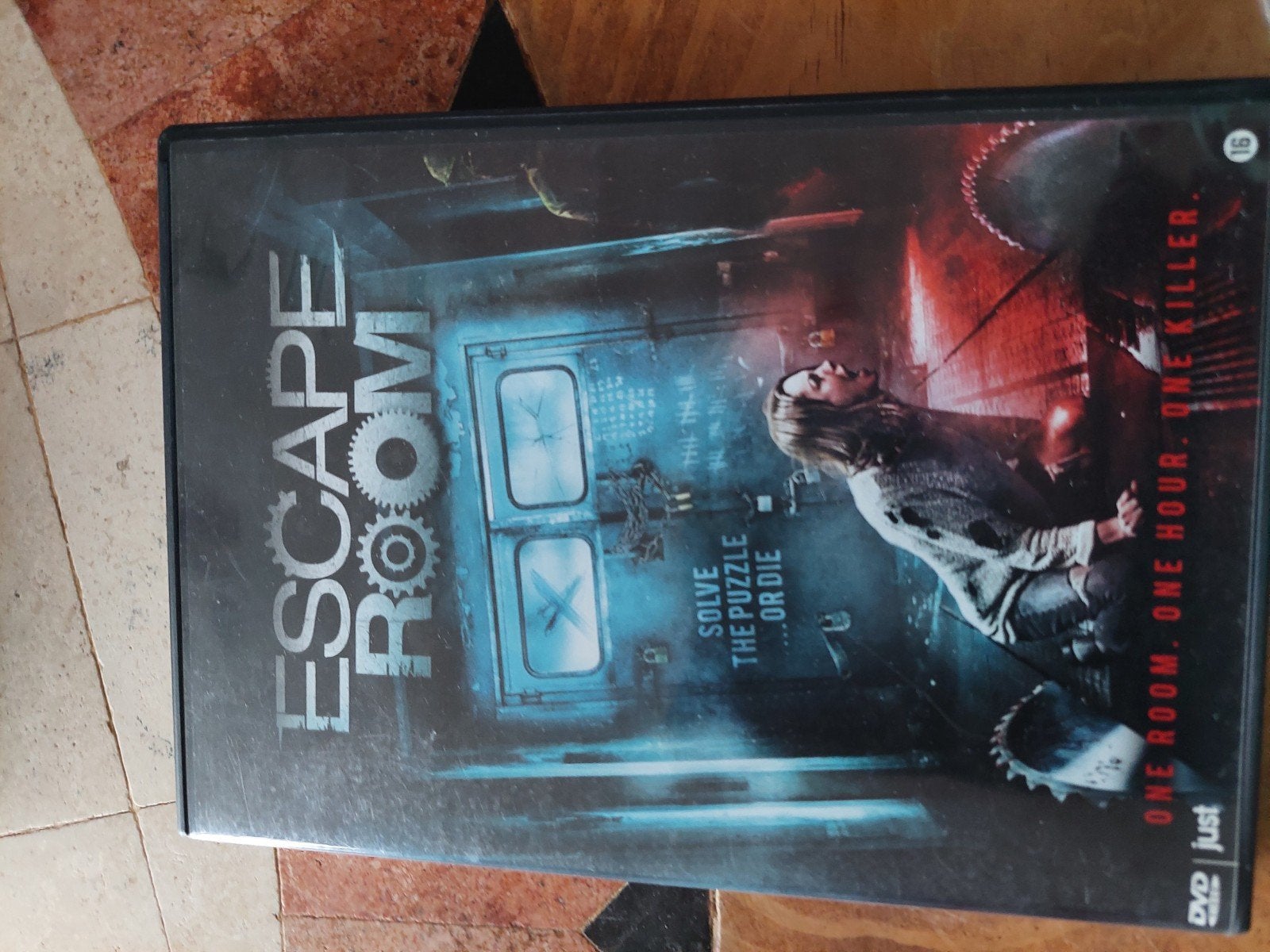ESCAPE ROOM, Ophalen of Verzenden, Zo goed als nieuw, Overige genres