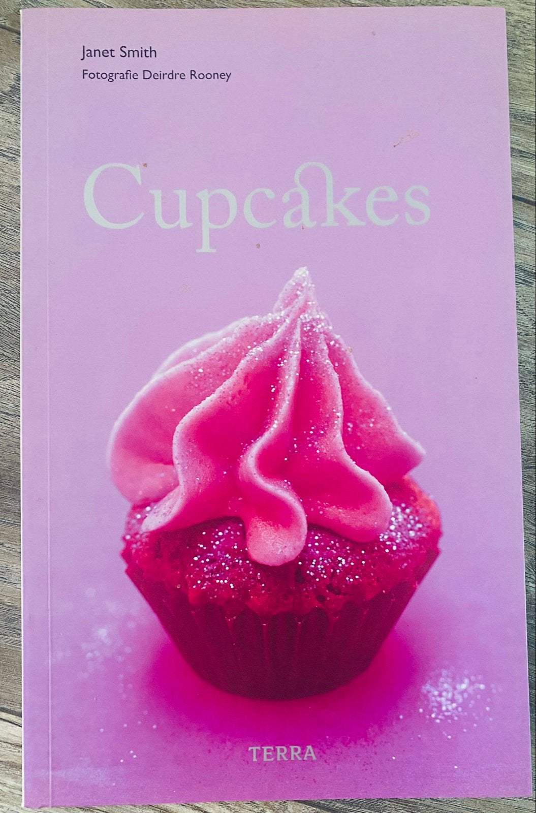 Cupcakes Boek - Met gratis cupcakes & koekjes boek, Ophalen of Verzenden, Zo goed als nieuw, Overige gebieden, Taart, Gebak en Desserts