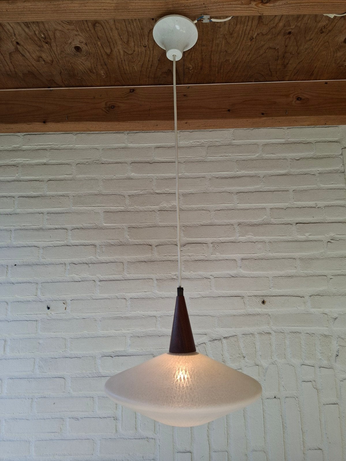 Vintage retro hanglamp Design Mid Century glas jaren 60., 50 tot 75 cm, Ophalen of Verzenden, Zo goed als nieuw, Vintage retro jaren 60 Deense stijl Design.