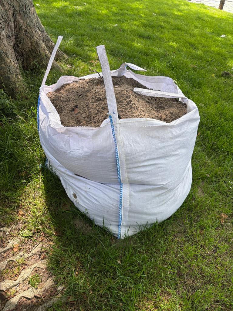 Gratis afhalen ophoogzand/tuinaarde +/- 0,6 kuub, Ophalen, Tuinaarde