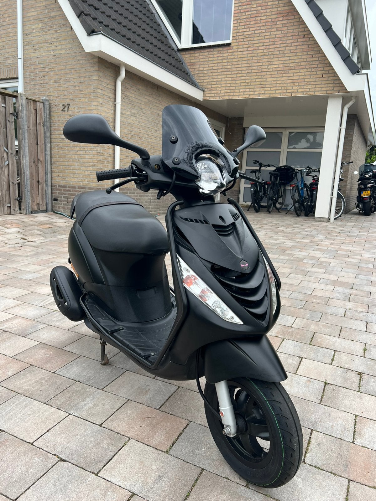 Piaggio zip 4t e5, Fietsen en Brommers, Scooters | Piaggio, Zo goed als nieuw, Zip, Benzine, Ophalen