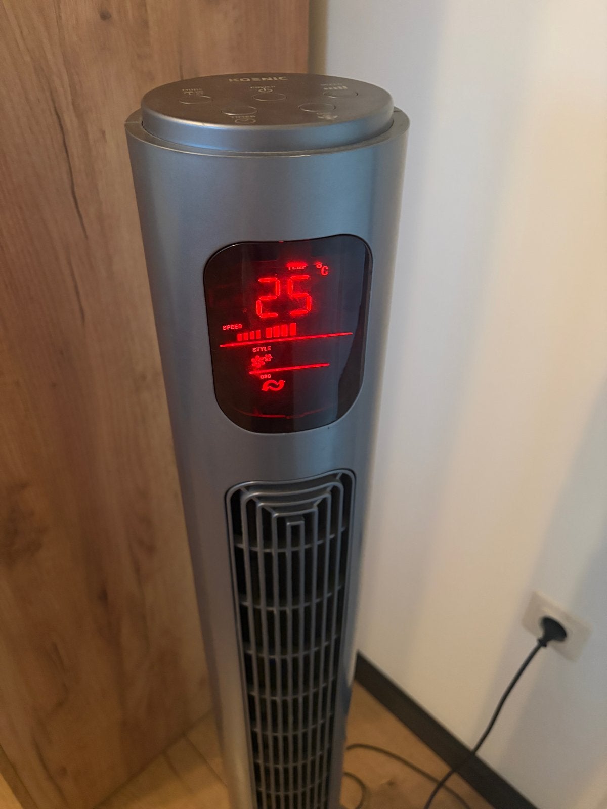 Koenic Torenventilator met Afstandsbediening, Ophalen, Ventilator met afstandsbediening, Zo goed als nieuw, Torenventilator