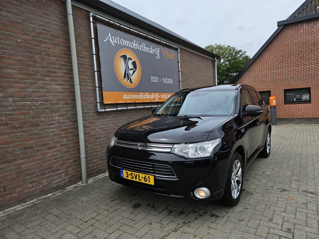 Mitsubishi Outlander 2.0 PHEV Instyle+ (bj 2013, automaat), Automaat, 135 pk, 4 cilinders, Zwart