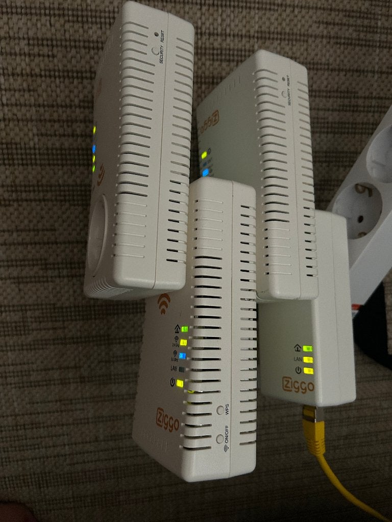 Ziggo Wifi Powerline set 3x PG-9072ZLG-ZG & PG-9073LG-ZG, Ophalen of Verzenden