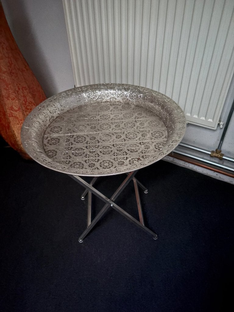Bijzettafel zilverkleurig, Minder dan 55 cm, Metaal of Aluminium, Rond, Zo goed als nieuw