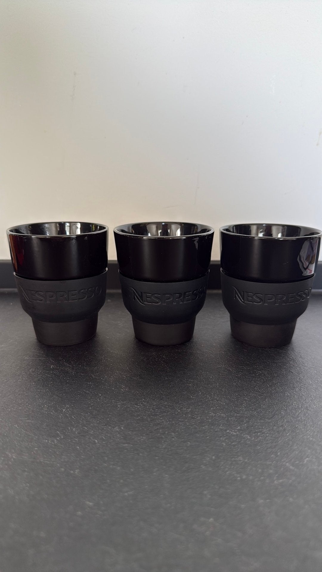 3x Nespresso Touch lungo mokken zwart, Ophalen of Verzenden, Zo goed als nieuw, Overige stijlen, Kop(pen) en/of Schotel(s)