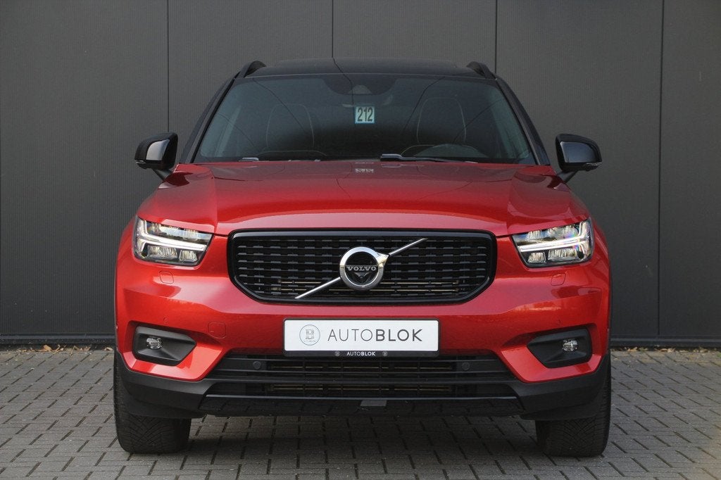 Volvo XC40 1.5 T4 Recharge R-Design Expression | Harman Kard, Auto's, Volvo, Zwart, Automatische klimaatregeling, Bedrijf, Hybride Elektrisch/Benzine