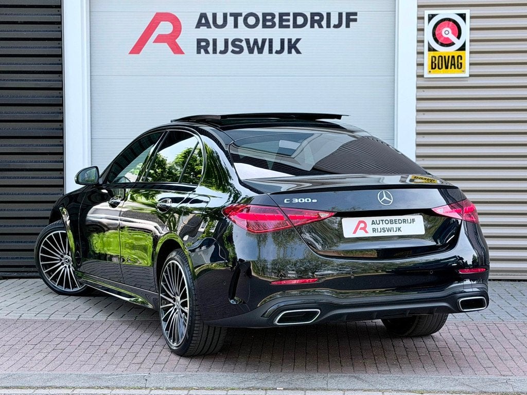 Mercedes-Benz C-klasse 300 e AMG Line Pano/Memory/360, Auto's, Automaat, 12 maanden, Achterwielaandrijving, Euro 6