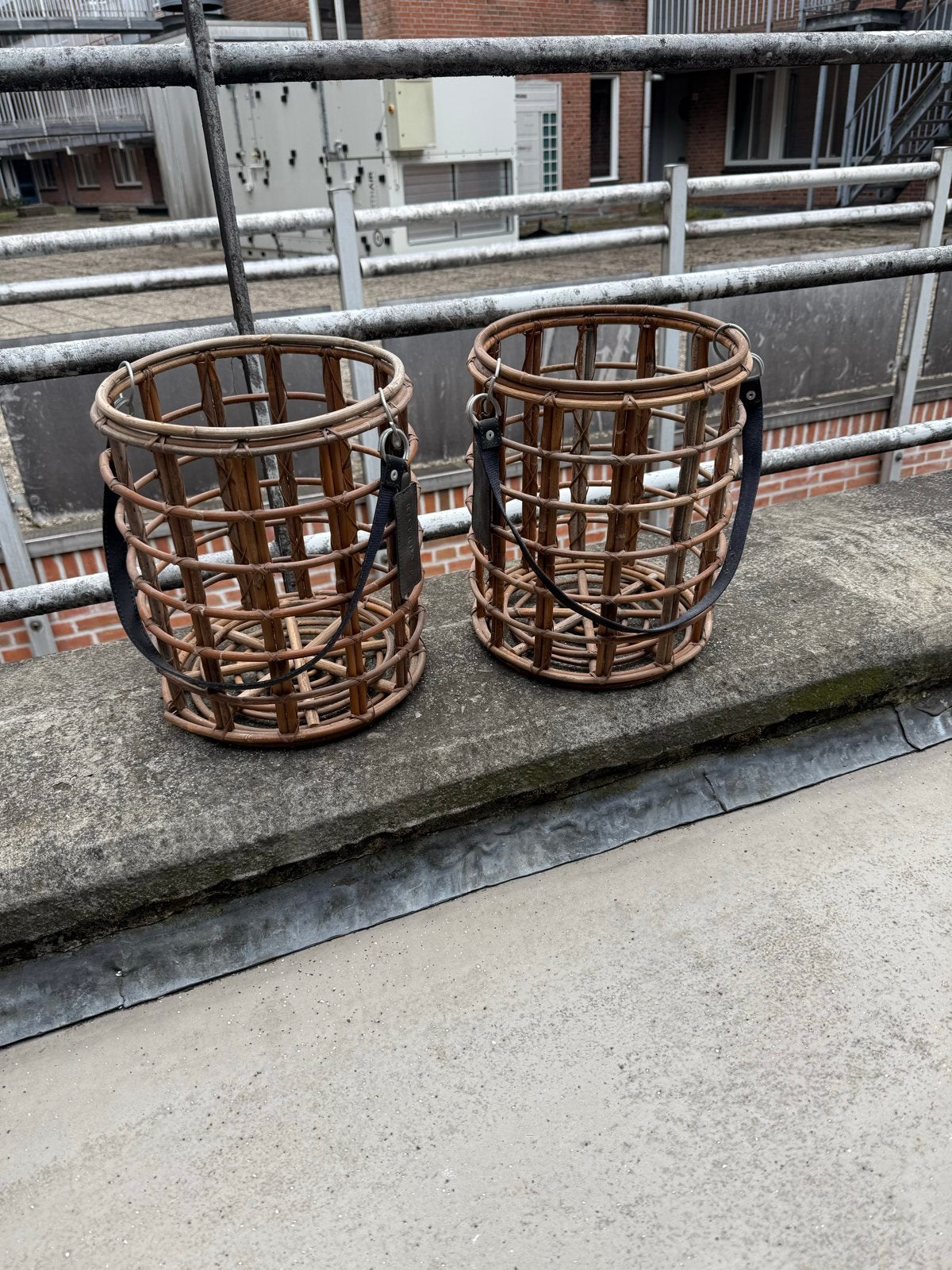 Set van 2 rotan lantaarns met handvat, Ophalen, Natuurlijk materiaal, Zo goed als nieuw, Bruin