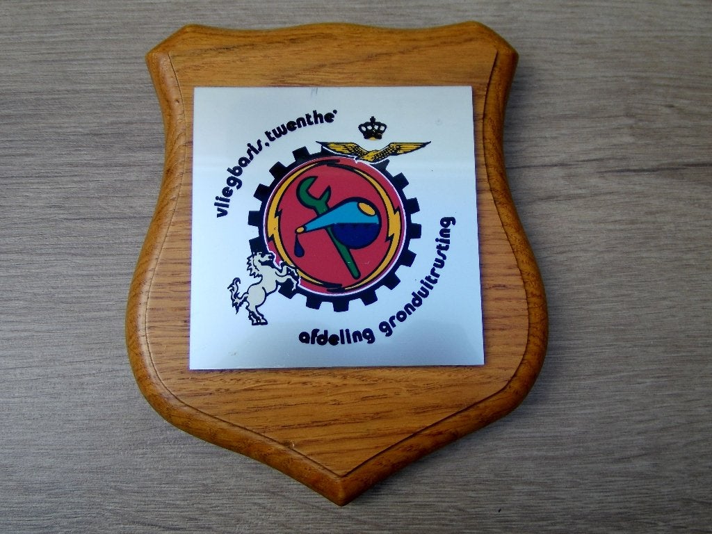 Wapenschild Vliegbasis Twenthe Afdeling Gronduitrusting, Verzamelen, Verzenden, Luchtmacht, Nederland, Overige typen