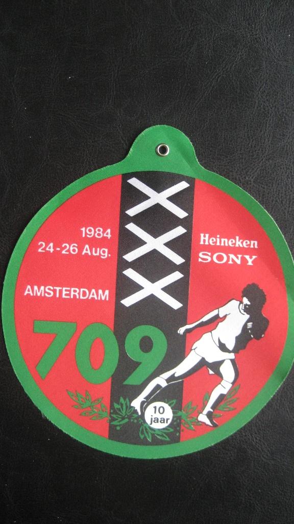 Rond vaantje van Amsterdam toernooi 709 in 1984 met Ajax, Verzamelen, Ophalen of Verzenden, Nieuw, Ajax, Vaantje of Sjaal