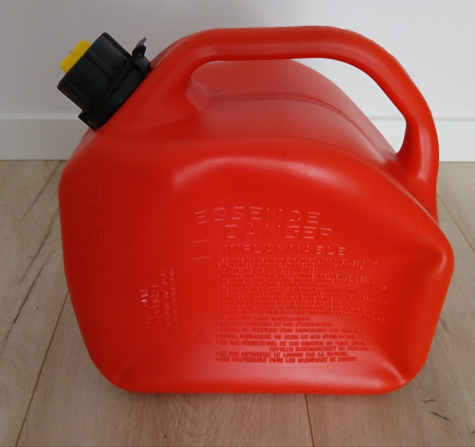 Jerrycan benzine 10 liter met schenktuit, Ophalen