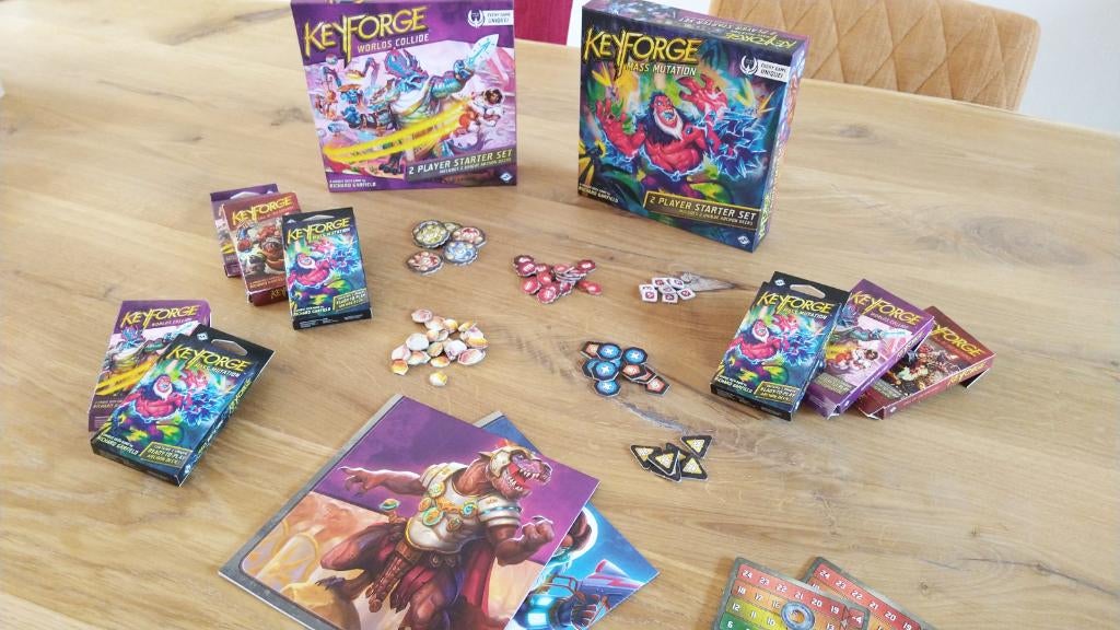 Keyforge Set: 10 Decks met alle fiches die je nodig hebt!!!, Een of twee spelers, Ophalen of Verzenden, Zo goed als nieuw, Ghost Galaxy