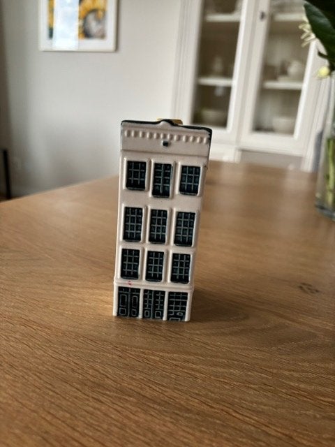 KLM huisje 47, Verzamelen, KLM Huisjes, Ophalen, Zo goed als nieuw, 41 t/m 60, Gevuld