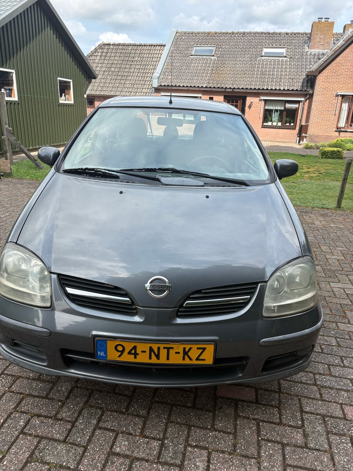 Nissan Almera Tino 1.8 2004 Grijs, 4 cilinders, Almera Tino, Origineel Nederlands, 115 pk