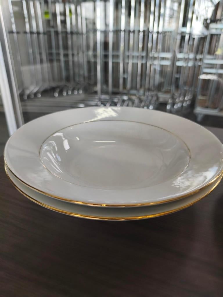 Diep bord goud rand (24cm) 108 stuks, Huis en Inrichting, Keuken | Servies, Ophalen, Gebruikt, Bord(en), Overige stijlen